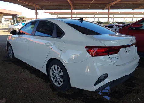 2024 Kia Forte Lx z USA, uszkodzony, nr VIN 3KPF24AD9RE810891